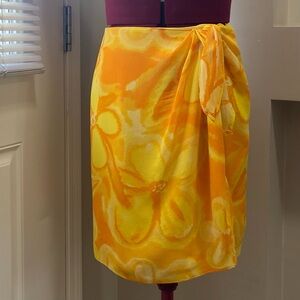 Joseph Ribkoff women yellow floral Ryon, side zipper Jupe skirt. Size US 8. Used